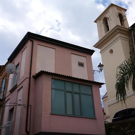 La Casetta Rosa בית נופש ניקוטרה